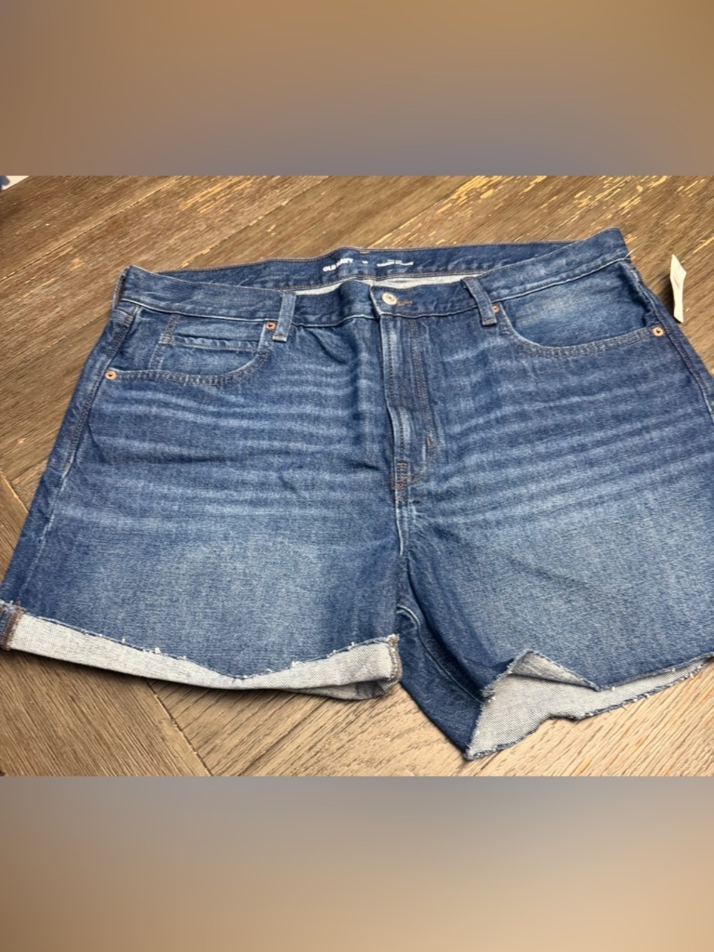 Old Navy Blue Denim Rolled-
Hem Jean Shorts size 16